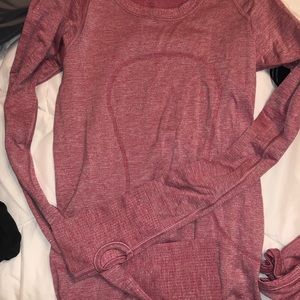 LULULEMON swiftly long sleeve pink sparkle fabric lightly used